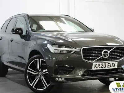 Usado Volvo XC60 R-Design Pro 250 HP (183 kW) 2020 Cinzento SUV