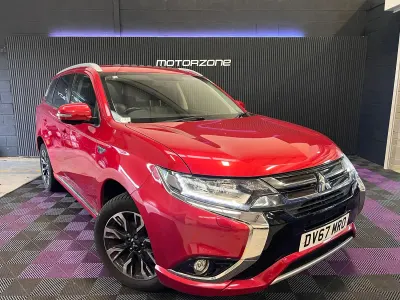 Used Mitsubishi Outlander P-HEV 200 HP (147 kW) 2017 Red SUV