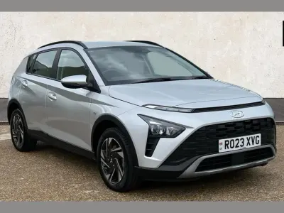 Usado Hyundai Bayon SE 99 HP (72 kW) 2023 Prateado SUV