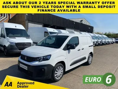 Used Peugeot Partner Premium 100 HP (73 kW) 2023 White MPV