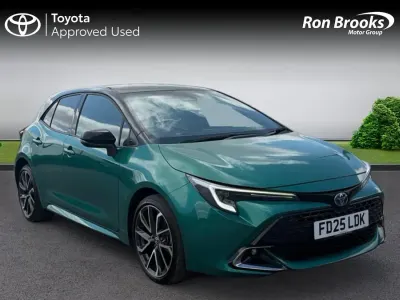 Used Toyota Corolla 2025 Green Hatchback