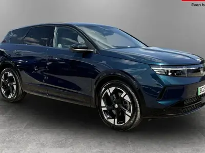 Used Vauxhall Grandland Ultimate 156 kW (213 HP) 2025 Blue SUV