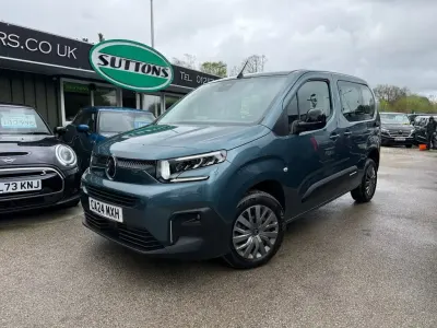 Used Citroën e-Berlingo PureTech 110 HP (80 kW) 2024 Blue Estate