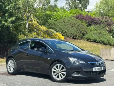 Used Vauxhall Astra GTC SRi 130 HP (95 kW) 2013 Black Hatchback