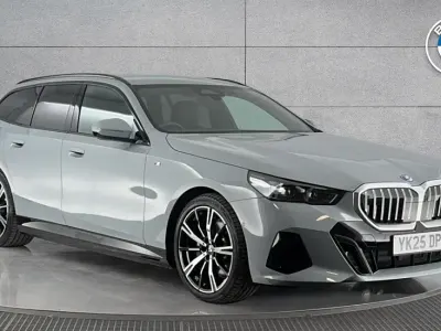 Begagnad BMW 530e M Sport 295 HK (216 kW) 2025 Grå Kombi