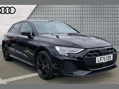 Usado Audi A3 e-tron Black Edition 200 CV (147 kW) 2025 Negro Utilitario