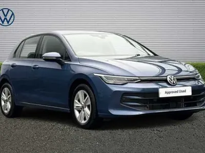 Usado VW Golf VIII Life 115 HP (84 kW) 2025 Azul Citadino