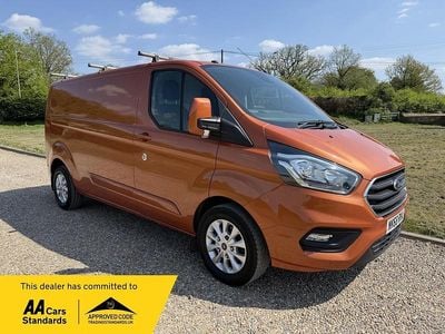 Begagnad Ford Transit Custom Limited 130 HK (95 kW) 2019 Orange Van