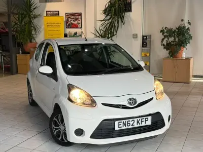 Used Toyota Aygo 68 HP (50 kW) 2013 White Hatchback