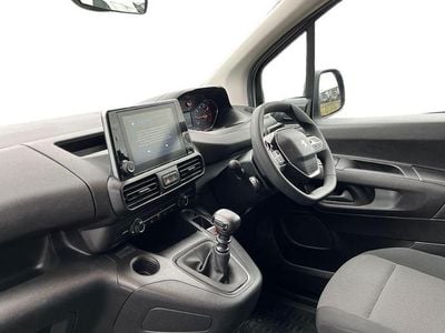 Used Peugeot Partner Premium 102 HP (75 kW) 2022 White MPV