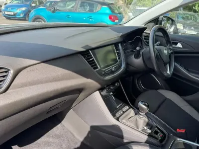 Gebraucht Vauxhall Grandland X Edition 128 PS (94 kW) 2021 Weiß SUV