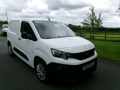 Used Peugeot Partner 2020 White MPV