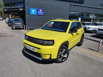 New Fiat Grande Panda La Prima 81 kW (111 HP) 2026 Yellow Hatchback