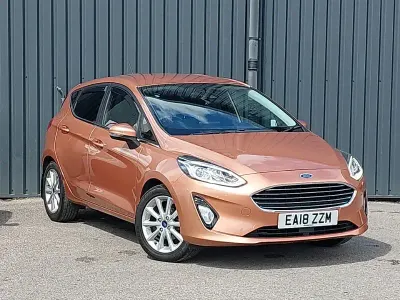 Second-hand Ford Fiesta Titanium 125 CP (91 kW) 2018 Maro Hatchback