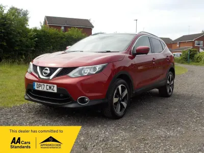 Used Nissan Qashqai N-Connecta 110 HP (80 kW) 2017 Red SUV