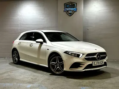 Begagnad Mercedes A250 AMG Line Premium 2020 Vit Halvkombi