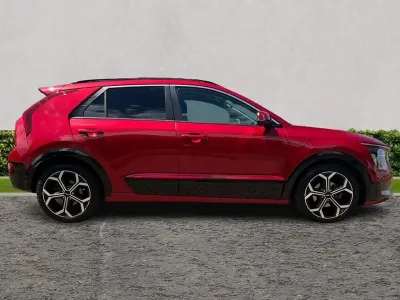 Used Kia Niro 2023 Red SUV
