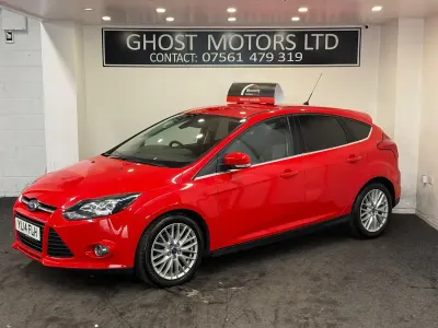 Used Ford Focus Zetec 125 HP (91 kW) 2014 Red Hatchback