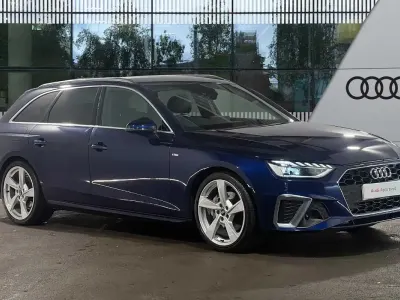 Usado Audi A4 S-Line 204 CV (150 kW) 2023 Azul Familiar