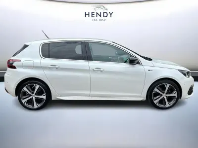 Used Peugeot 308 Premium 129 HP (94 kW) 2021 White Hatchback