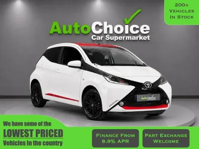Used Toyota Aygo x-press 68 HP (50 kW) 2018 White Hatchback
