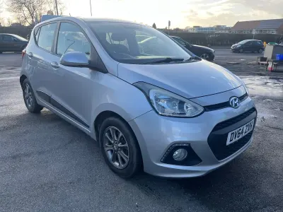 Used Hyundai i10 Premium 67 HP (49 kW) 2015 Silver Hatchback