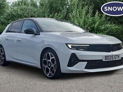 Used Vauxhall Astra Ultimate 131 HP (96 kW) 2025 White Hatchback