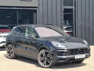 Used Porsche Cayenne E-Hybrid Platinum Edition 462 HP (339 kW) 2022 Black SUV
