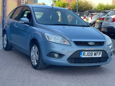 Begagnad Ford Focus Style 100 HK (73 kW) 2008 Blå Halvkombi