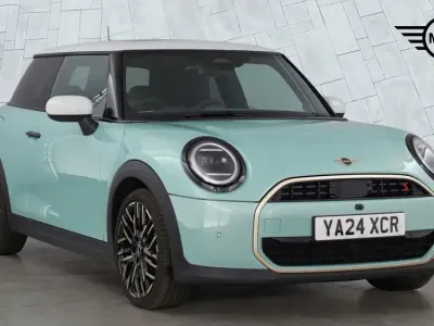 Gebraucht Mini Cooper S Hatch 201 PS (147 kW) 2024 Grün Kleinwagen