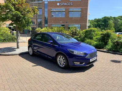 Used Ford Focus Titanium 100 HP (73 kW) 2016 Blue Hatchback