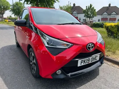 Gebraucht Toyota Aygo Trend 72 PS (52 kW) 2019 Rot Kleinwagen