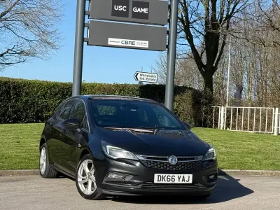 Used Vauxhall Astra SRi 105 HP (77 kW) 2016 Black Hatchback