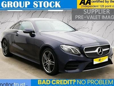 Begagnad Mercedes E220 AMG line 194 HK (142 kW) 2019 Blå Sportkupé