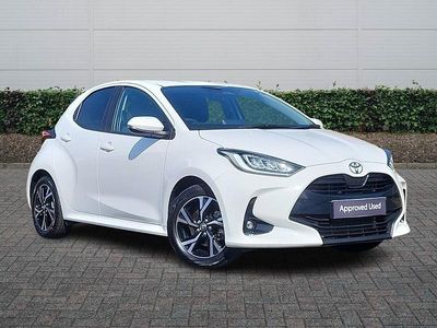 Used Toyota Yaris Hybrid Design 2024 White Hatchback