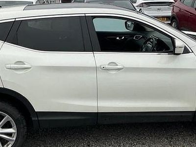 Used Nissan Qashqai Acenta Premium 2014 Pure white SUV