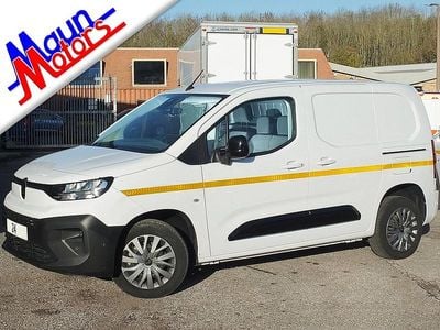 Used Citroën Berlingo 100 HP (73 kW) 2024 White MPV