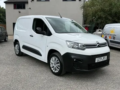 Used Citroën Berlingo 100 HP (73 kW) 2022 White MPV