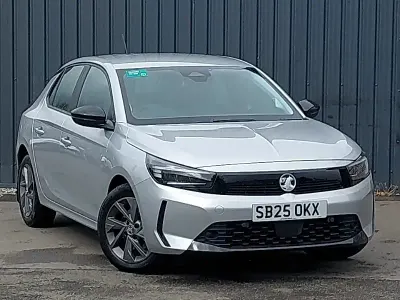 Begagnad Vauxhall Corsa Design Edition 100 HK (73 kW) 2025 Grå Halvkombi