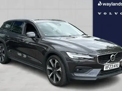 Used Volvo V60 CC Ultimate 250 HP (183 kW) 2023 Grey Estate