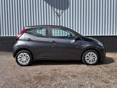 Used Toyota Aygo X-play 70 HP (51 kW) 2022 Black