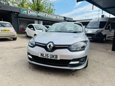 Used Renault Mégane Dynamique 2015 Silver Hatchback