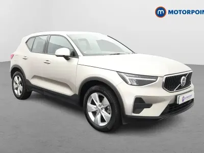 Usado Volvo XC40 Core 2024 Dorado SUV