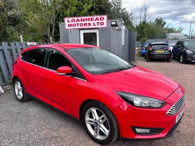 Gebraucht Ford Focus Zetec 125 PS (91 kW) 2017 Rot Kleinwagen