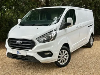 Used Ford Transit Custom Limited 130 HP (95 kW) 2023 White Van