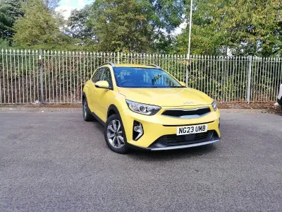 Used Kia Stonic 99 HP (72 kW) 2023 Yellow SUV