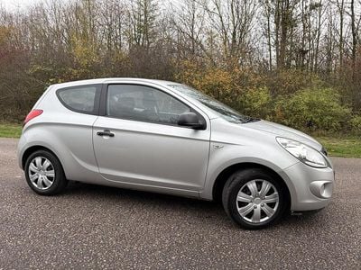 Silver Used 2011 Hyundai i20 Classic Hatchback | £1,695 (Fair price)