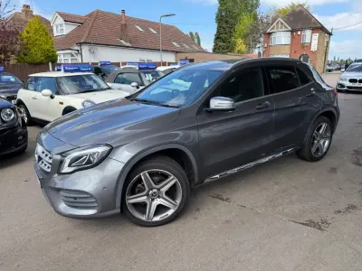 Begagnad Mercedes GLA200 AMG Line Premium 136 HK (100 kW) 2017 Grå SUV