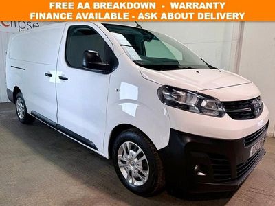 Second-hand Vauxhall Vivaro S 100 CP (73 kW) 2021 Alb Monovolum