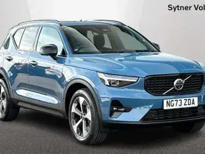 Usado Volvo XC40 Ultimate 161 HP (118 kW) 2024 Azul SUV